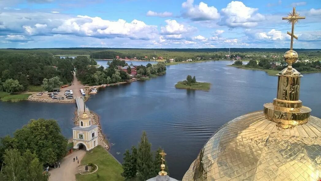 Озеро селигер расположено. Селигер Великие Луки. Озеро Селигер Осташков. Кисловодск озеро Селигер. Селегера озёра Селигера.