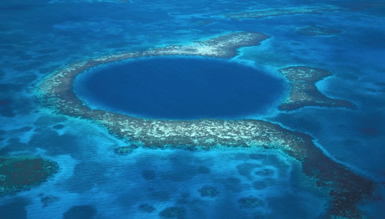 Большая голубая дыра, Лайтхаус-риф. Большая голубая дыра Юкатан. Марианский жёлоб. Большая голубая дыра Белиз.