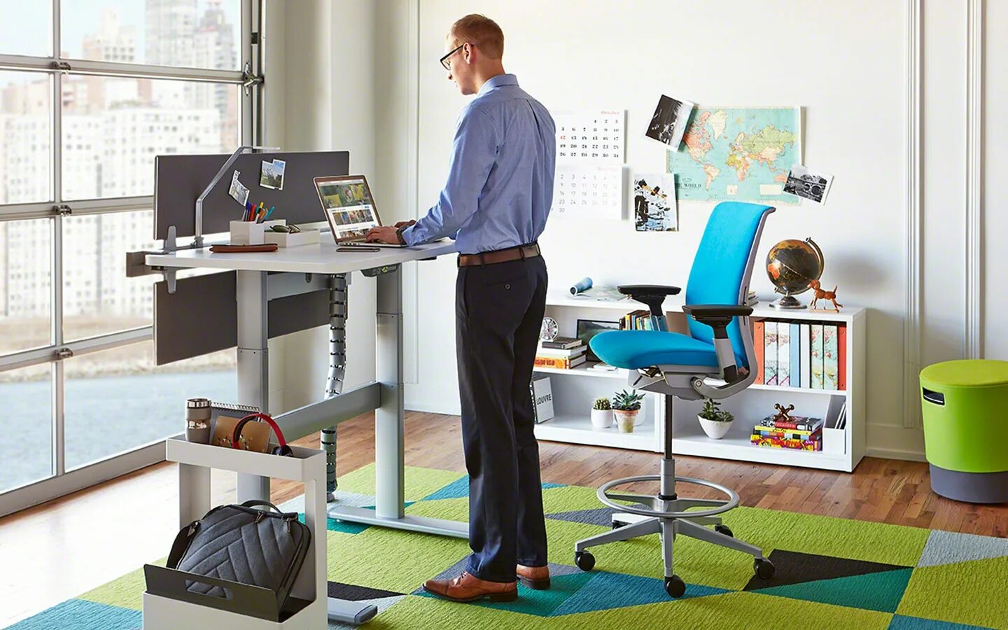 Standing desk. Стендинг деск. Стоячие столы для офиса. Office Ergonomic Accessories. Стоящий офисант.