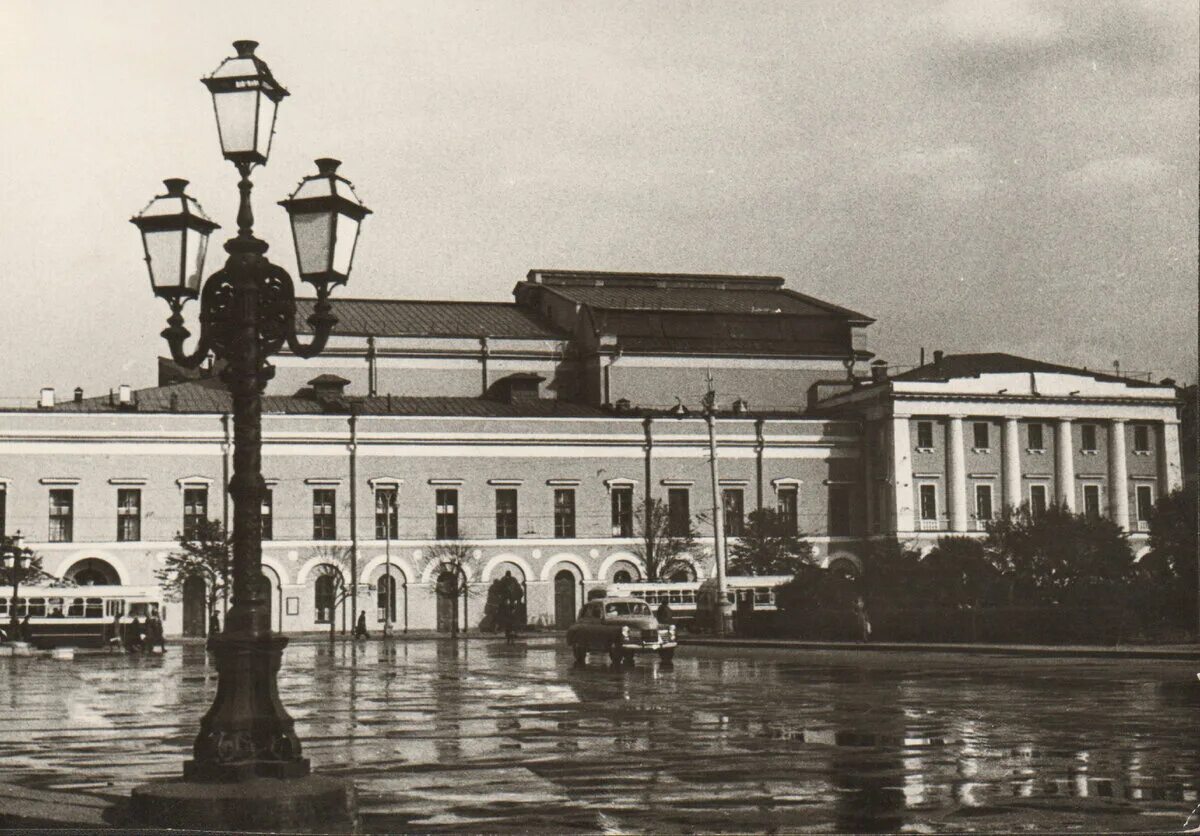 Московский малый театр 19 века. Малый театр 1824 год. Малый театр в Москве 20 век. Малый театр в Москве 19 век.