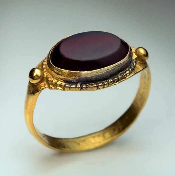 Золото и старина. Medieval Byzantine Signet Rings. Byzantine Medieval Gold Ring. Medieval Signet Ring. Medieval bizantine Signet Rings.