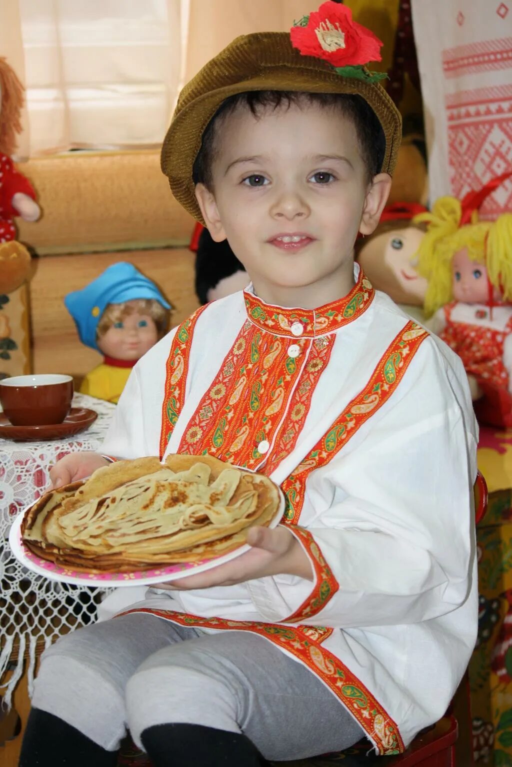 Наряд для мальчика на маслен. Наряд на Масленицу для мальчика. Одежда на Масленицу для детей в садик. Костюмы на масленицу для детей