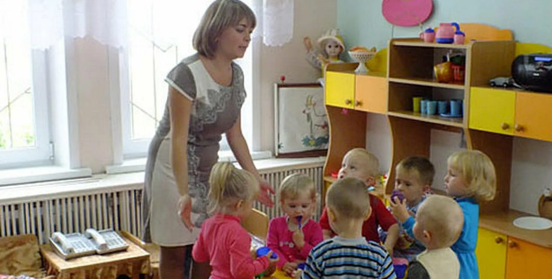 Работа воспитателя с младшими детьми