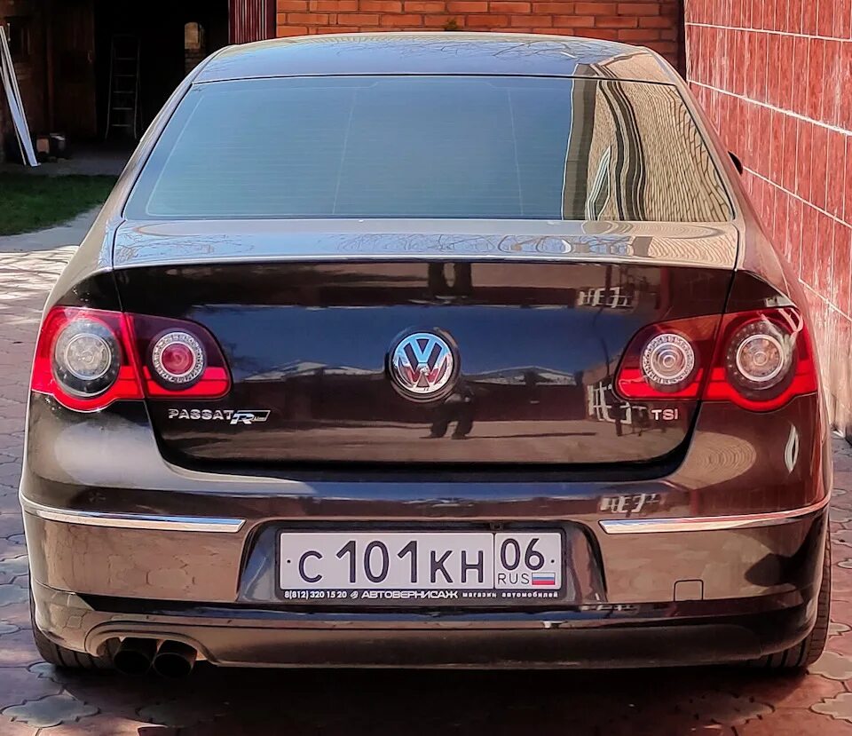 Задние фонари HELLA Passat b6. Задние фонари Volkswagen Passat b6. Passat b6 фары задние седан. Задние фонари пассат б6