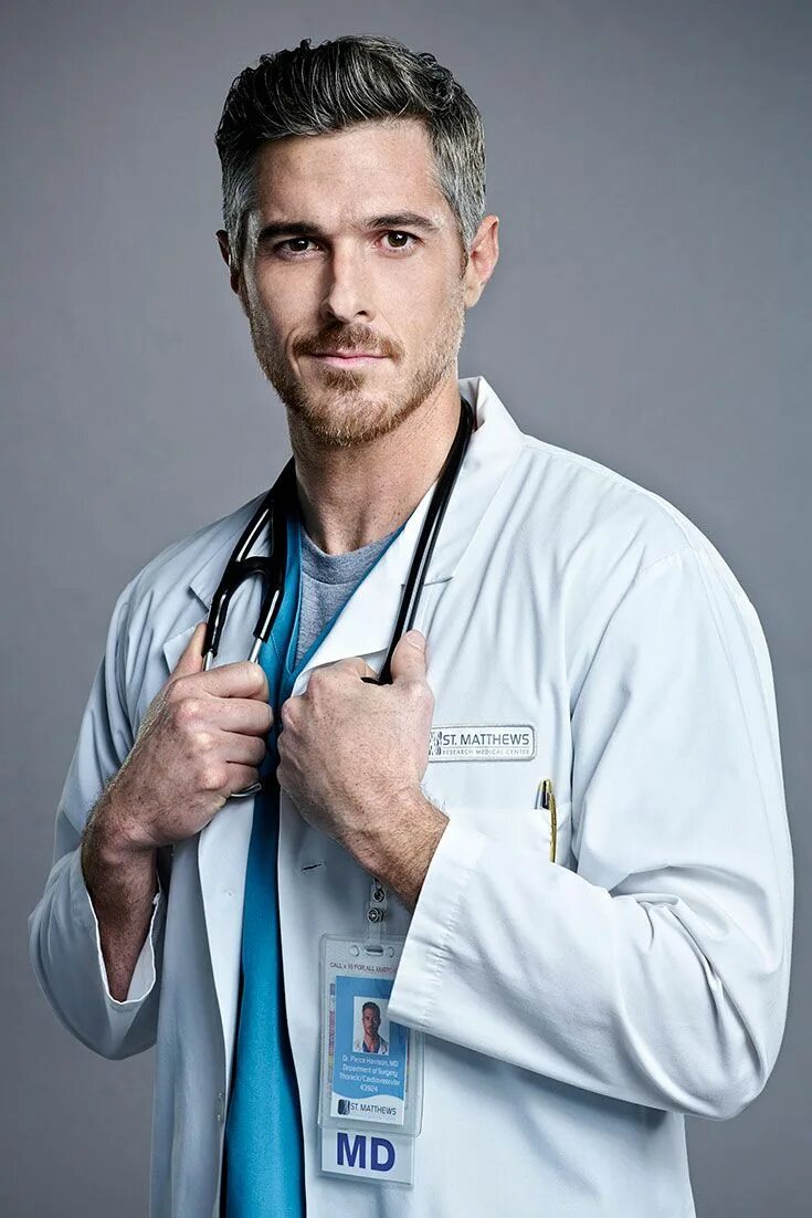 Doctor врач. Дэйв Эннэйбл. Доктор Evan Antin. Дэйв Эннэйбл красные браслеты. Красивый врач.