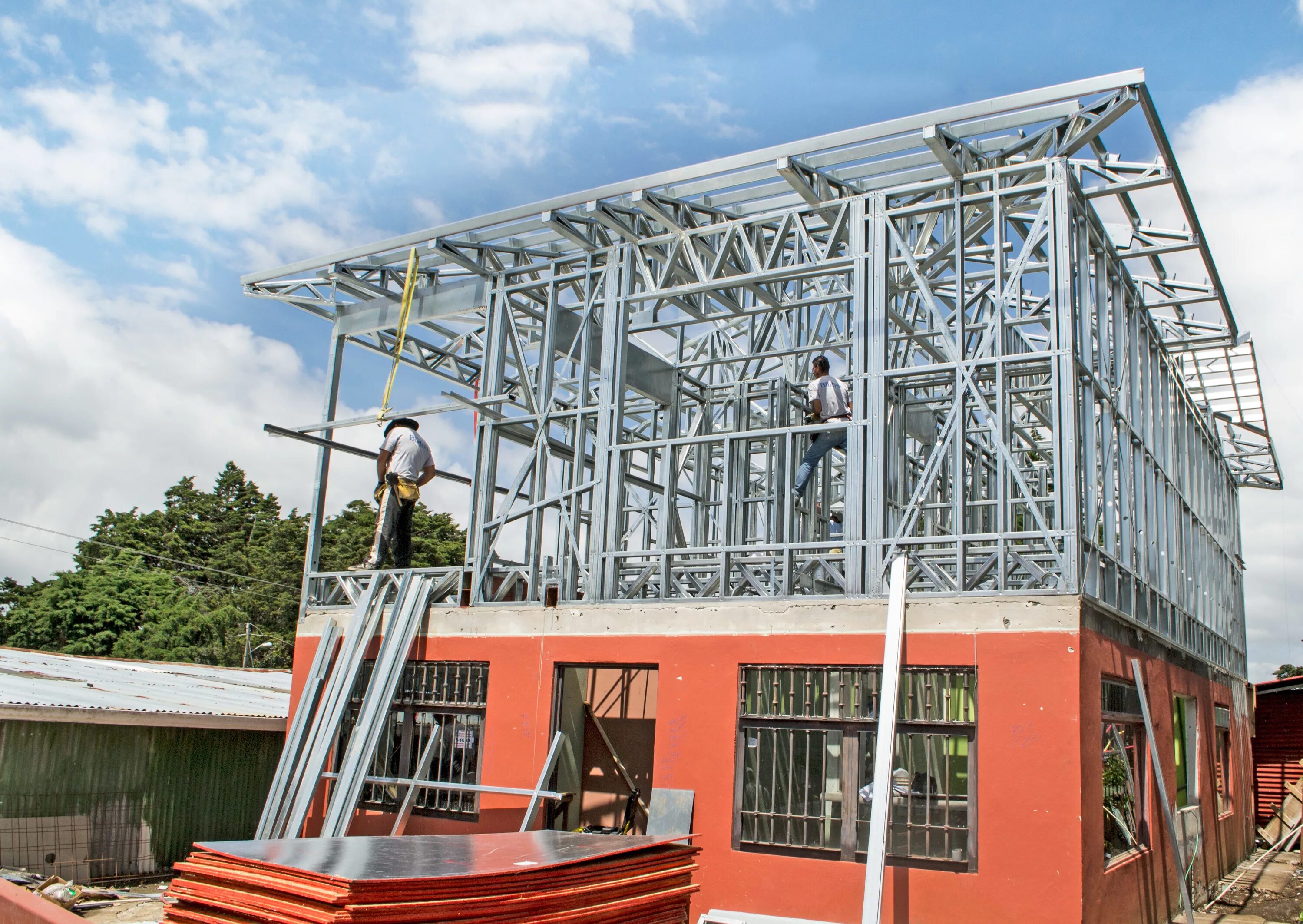 монтаж промышленного оборудования. промышленные здания.