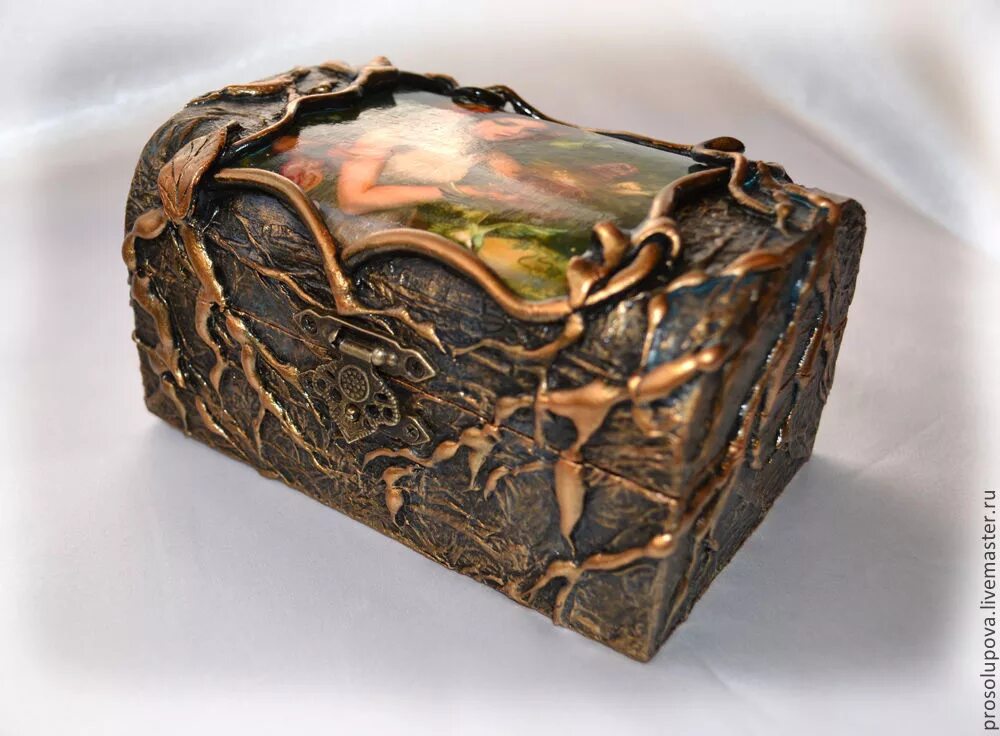 Шкатулки с имитацией металла. Мастер имитации. Имитация чеканки полимерная глина. Мастер имитации. Поталь в декупаже.