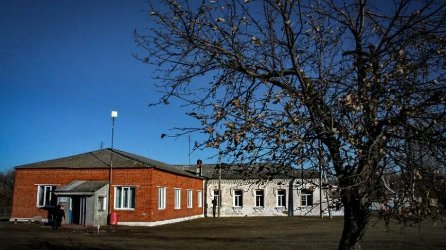 Шульгино тульская область. Памятник неизвестному солдату в бердянске. Памятник не извесному солдату. Шульгино тамбовская область больница. Шмаровка тамбовская область.