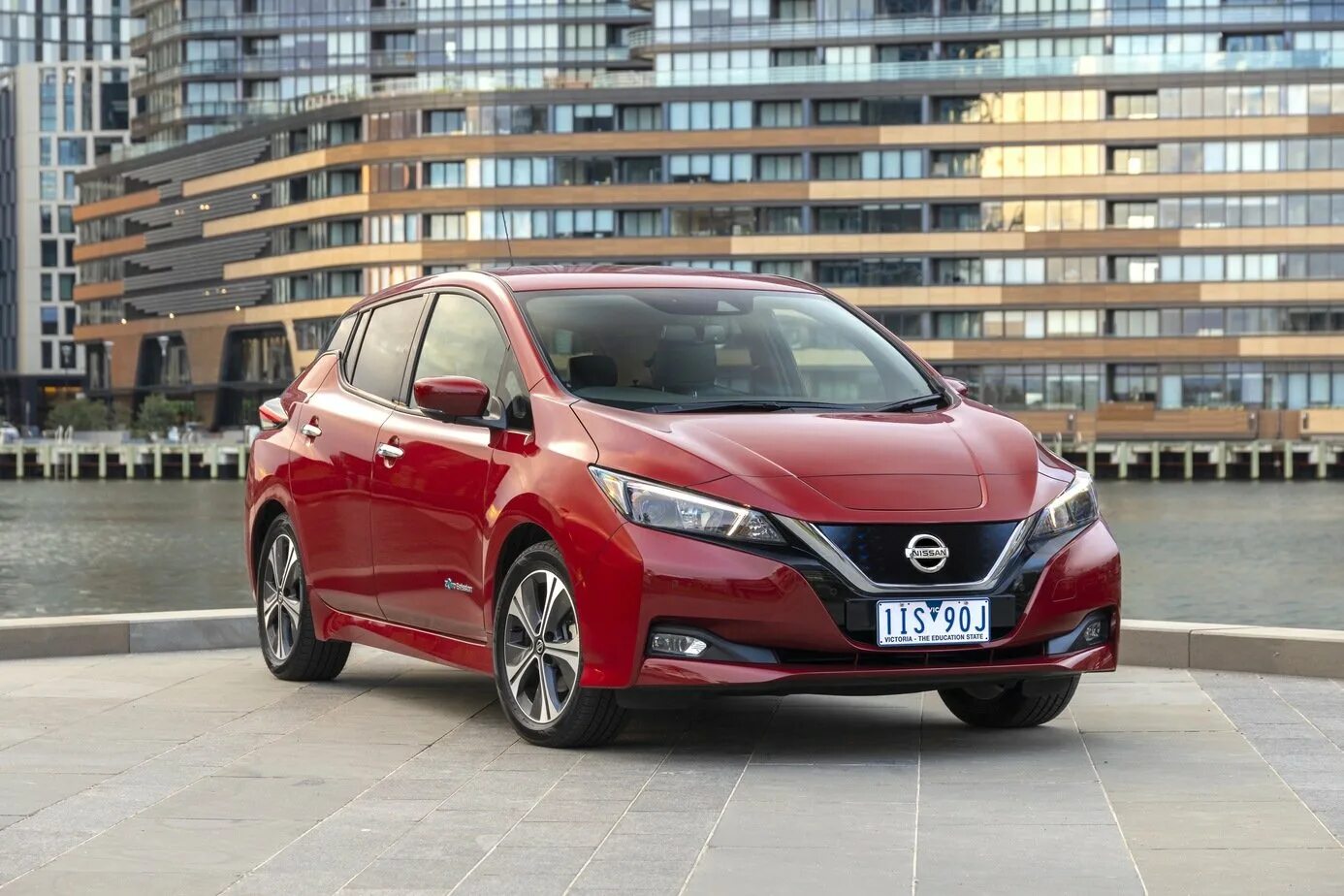 Ниссан ампера. Nissan Leaf 2018. Nissan Leaf 2. Nissan Leaf 2019. Ниссан Леаф 2018.