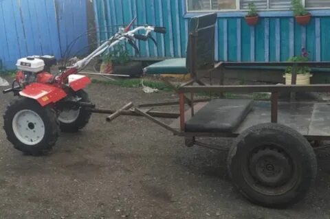 Мальчик мотоблок