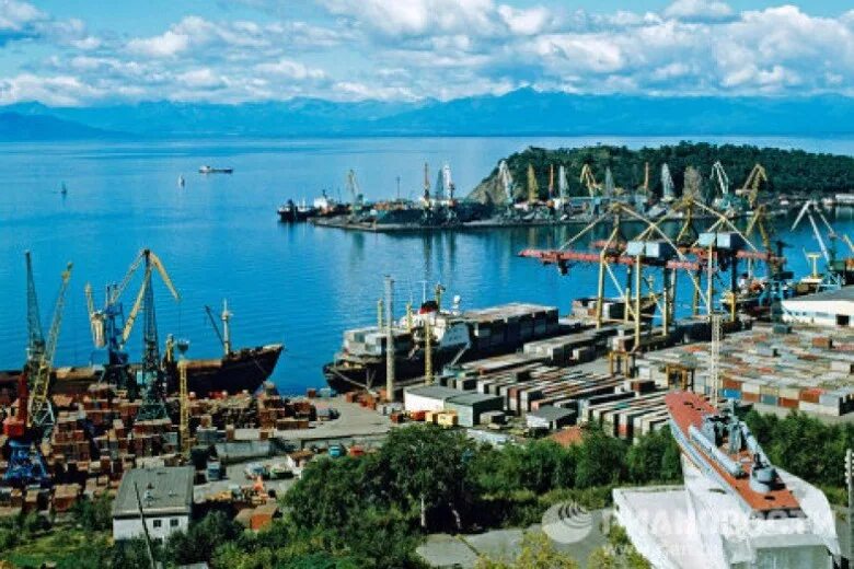 Морской порт петропавловск-камчатский. Камчатский порт. Камчатский пар петропавловск-камчатский. Морской рыбный порт петропавловск камчатский. Акватория порта петропавловск-камчатский.