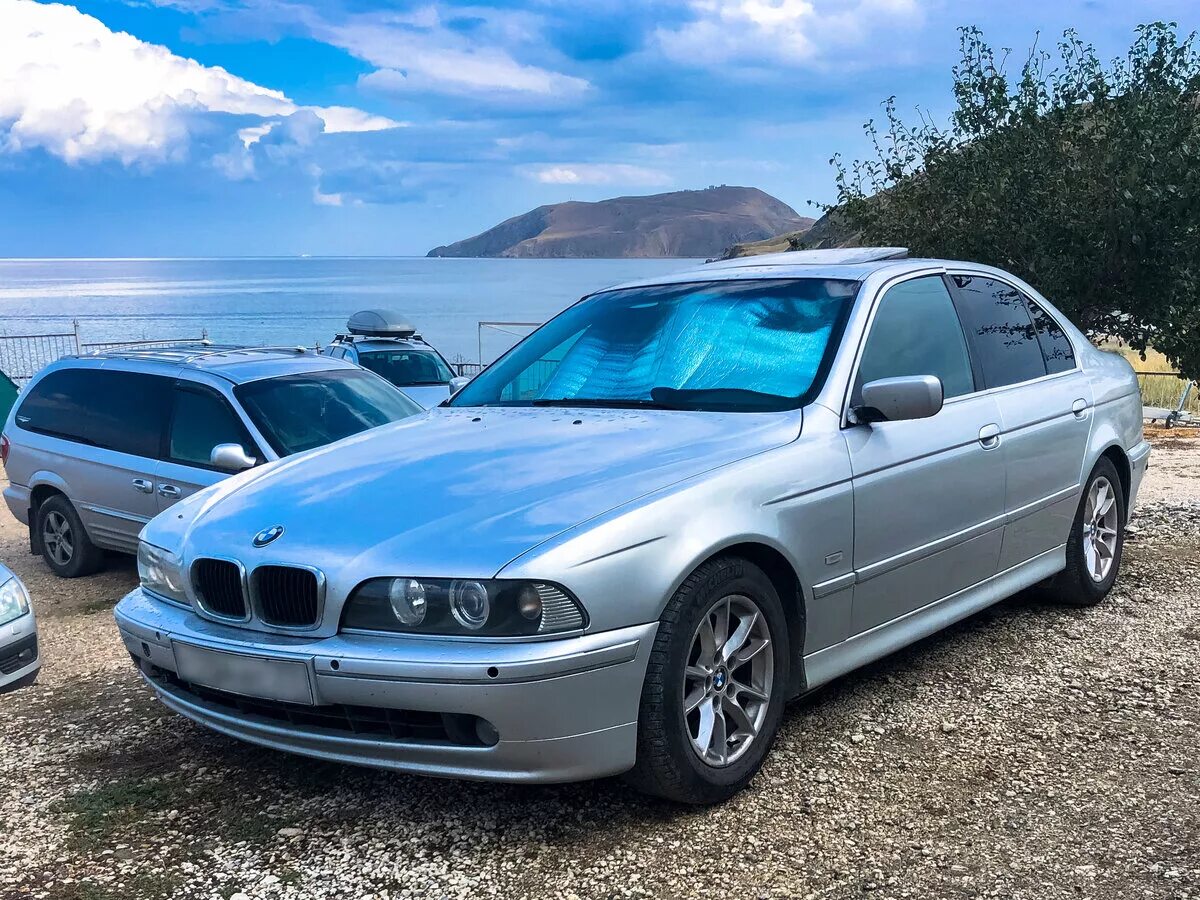 Авто с пробегом бмв е39. Бмв 525 е39. bmw 5 e39 525i. bmw 5 e39 2002. bmw 5 e39 restyle.