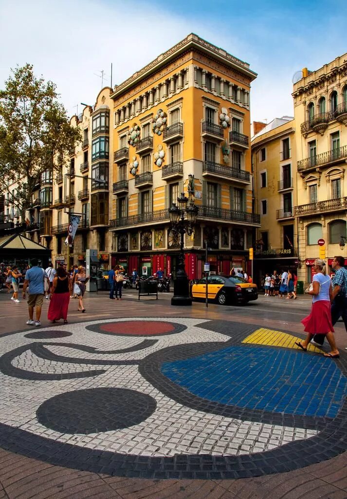 Центр испании. Рамбла барселона. barcelona испания. город барселона испания центр. барселона каталония.