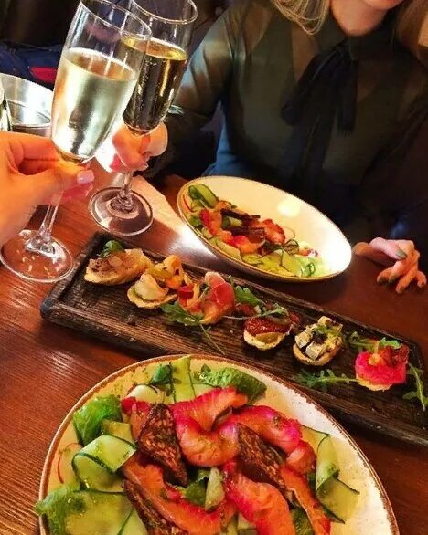 Суши сет филадельфия де люкс. Еда бузулук. Еда бузулук. Еда бузулук. Меню ресторана киселёв.