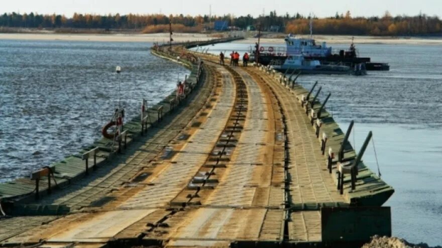Переправа аудио. Тарко сале понтонный мост. понтонная переправа через реку пур. понтонная переправа новый уренгой. понтонно-мостовая переправа через реку пур.