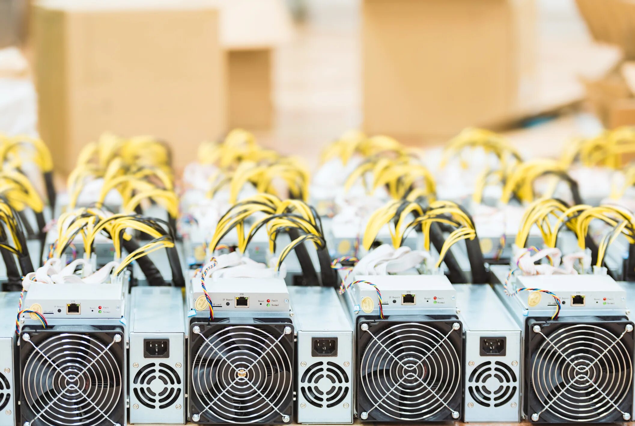 Asic биткоины. Биткоин асик майнер. asic для майнинга. майнинг ферма асики. асикс биткоин майнинг.