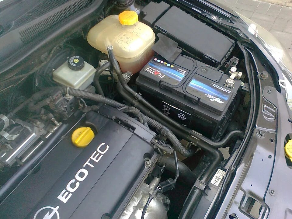 Astra h аккумулятор. Акб opel astra h 1.8. акб для opel astra h 1.6.