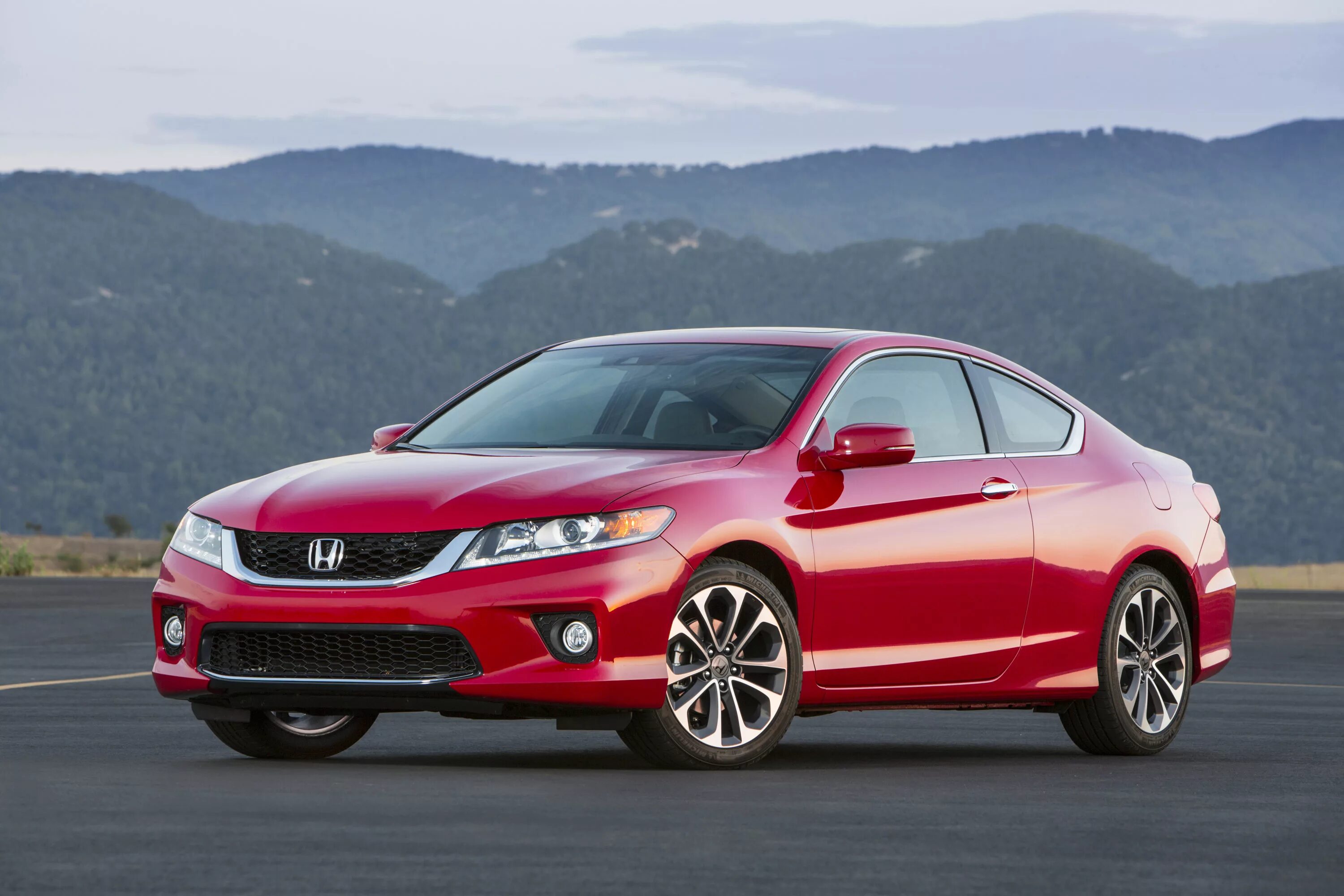 Хонда легковые автомобили. Honda Accord купе. Honda Accord Coupe 2015. Honda Accord Coupe 2012. Honda Accord Coupe 2014.