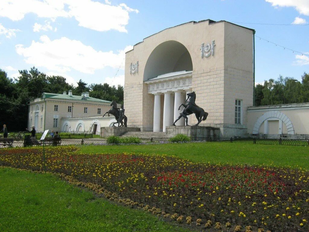 Ландшафтный музей заповедник кузьминки люблино. Усадьба князей Голицыных Влахернское-Кузьминки. Парк Кузьминки усадьба Голицыных. Музей-заповедник Кузьминки-Люблино. Музей Кузьминки Люблино.