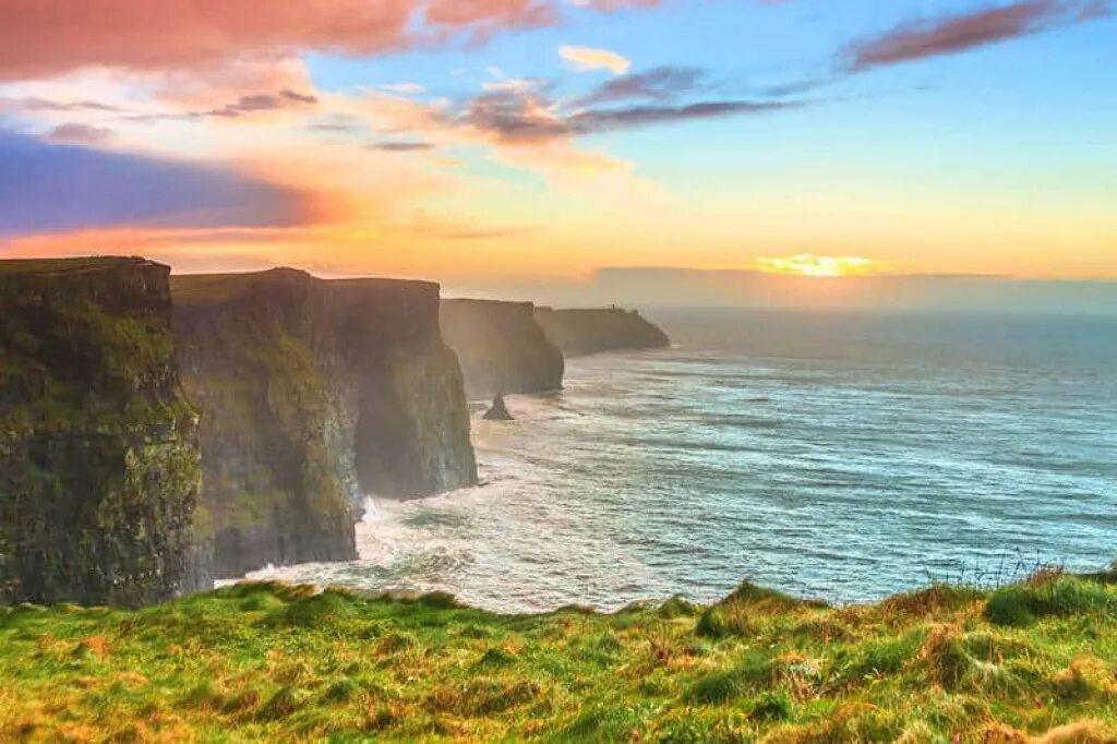 Скалы мохер, графство Клэр, Ирландия. Ирландия клифы мохер. Cliffs of Moher Ирландия. Утёсы мохер Ирландия шторм. Клиф энд