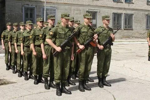 Находиться в строю