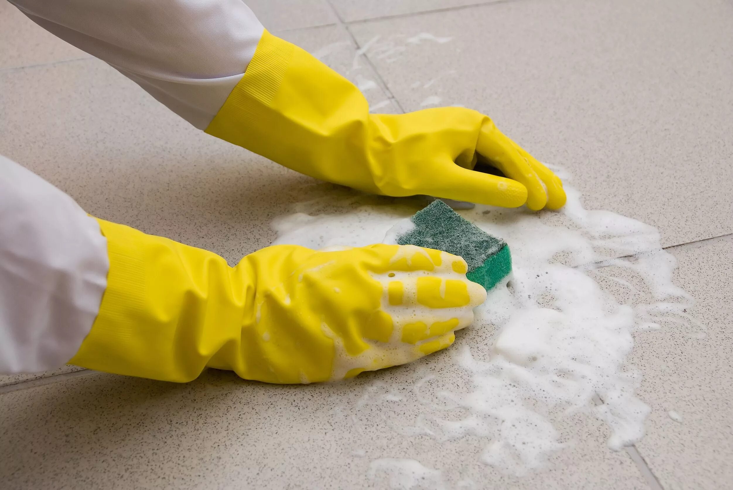 Очистка плитки. Цемент после ремонта. Отмыть цемент. Домашнее средство для мытья плитка на полу. Отмыть хлорку
