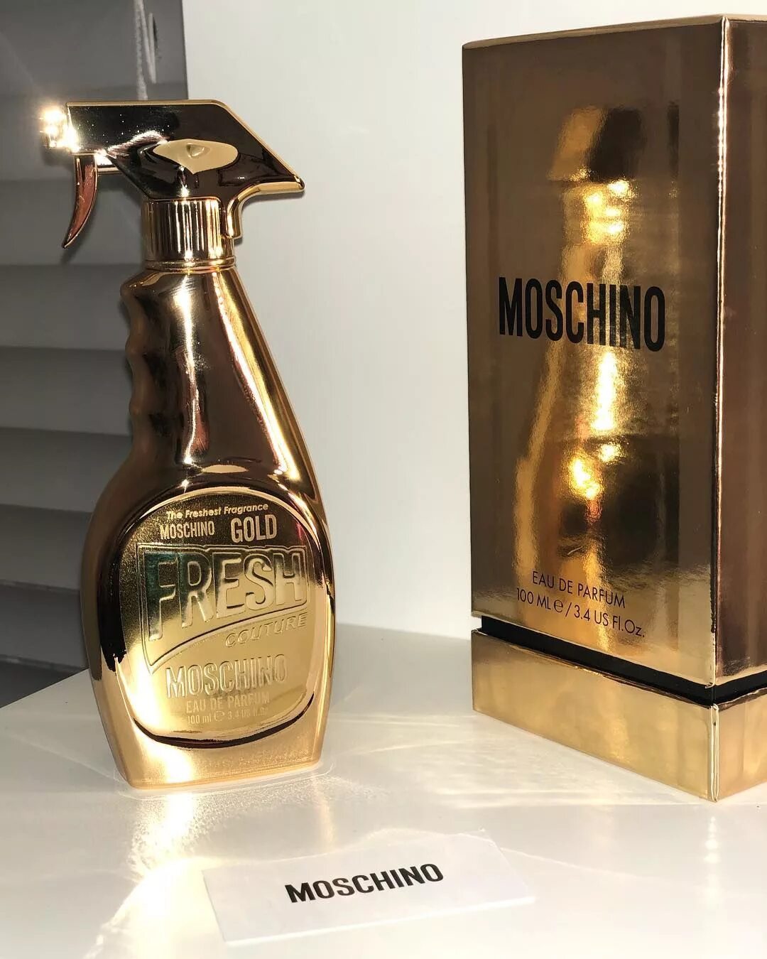 Moschino Fresh Gold 100 мл. Moschino Gold Fresh Couture. Moschino Fresh Gold Eau de Parfum. Gold Fresh Couture Moschino флакон.
