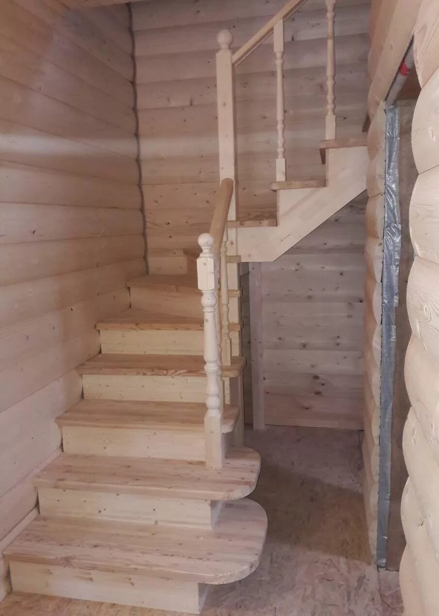 Деревянные лестницы из березы. Лестница из березы фото. Ступени для лестниц таежное. Щит березовый цельноламельный. Деревянная лестница с забежными ступенями.