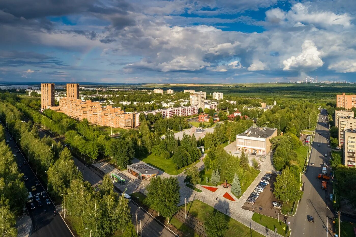 Завтра нижнекамск. Нижнекамск вид города. Нижнекамск центр города. Нижнекамск Центральная площадь. Нижнекамск вид сверху.