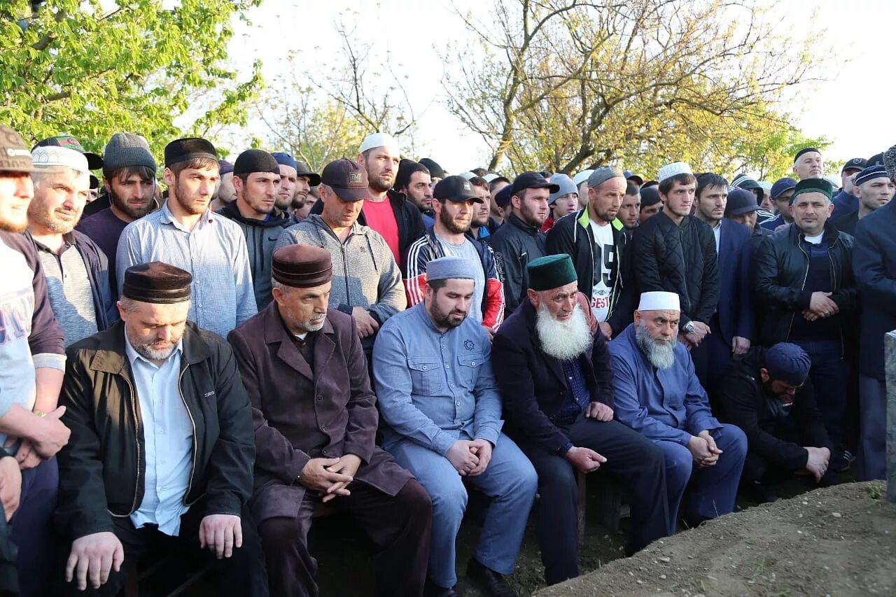 Время намаза аксай хасавюртовский район. Муцалаул Хасавюртовский район. Муцалаул Дагестан село. Село Муцалаул Хасавюртовский район Республика Дагестан. Глава села Муцалаул Хасавюртовский район.