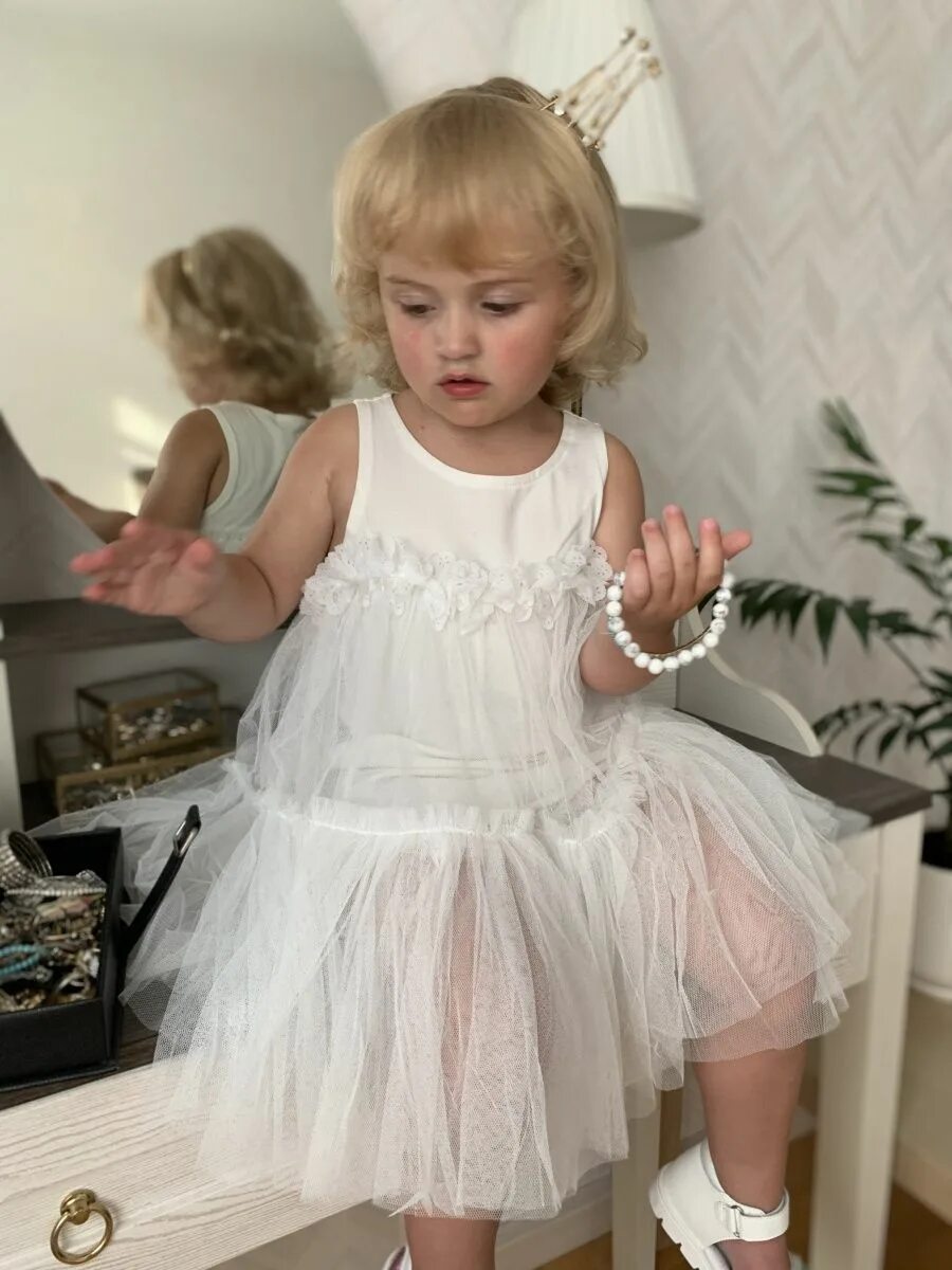 Фотосессия 2019. Emilia spanish платья. Брианна хильдебранд. Emilia mernes. Emilia spanish.