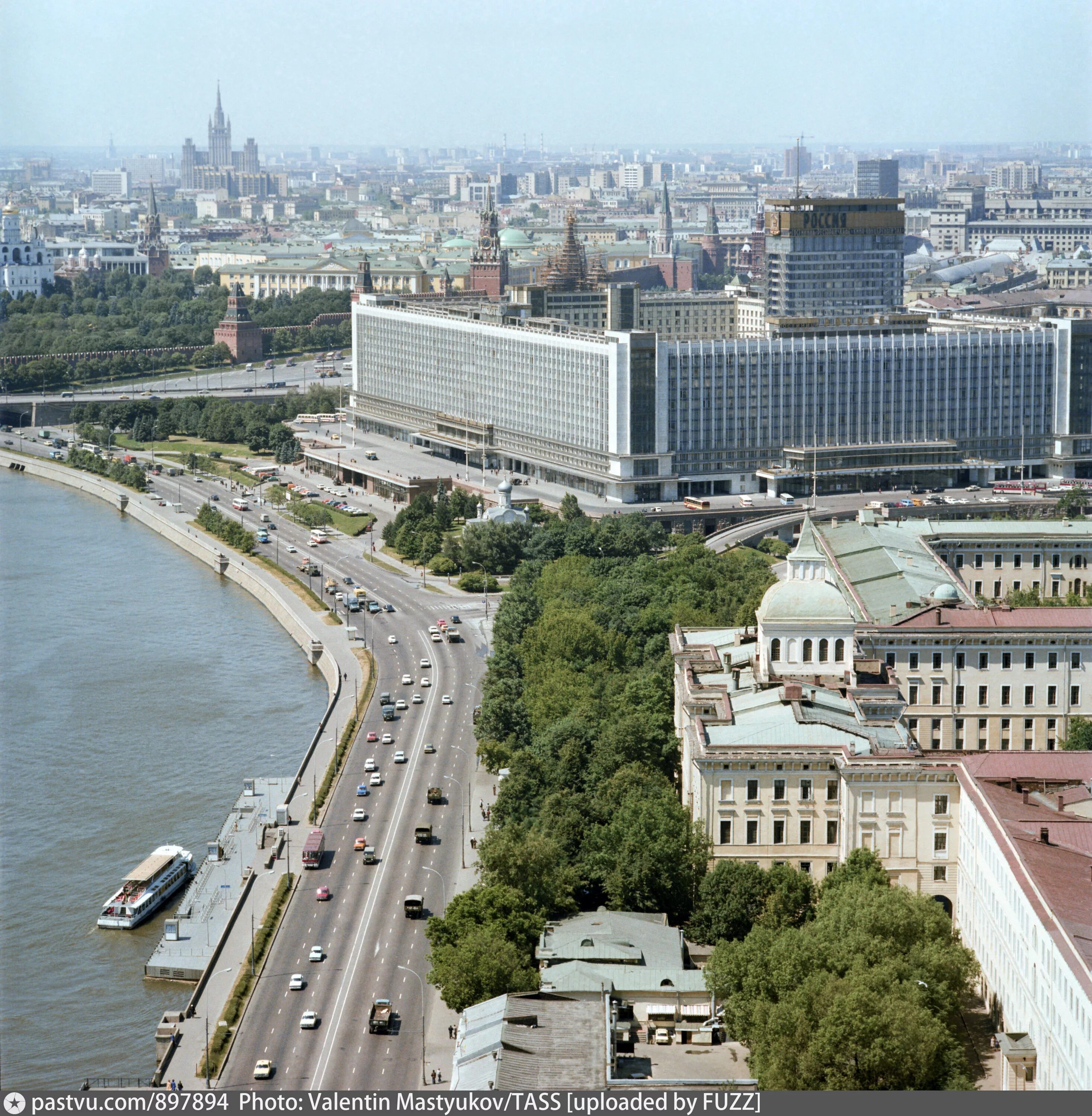 Северная сторона здания. Гостиница Россия в Москве 1967. Гостиница Россия в Зарядье Москва. Гостиница Москва парк Зарядье. Гостиница Россия на месте Зарядья.