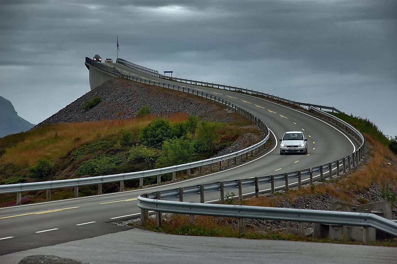 Мост Storseisundet, Норвегия. Storsizandeckij most norwegija. Дорога Атлантик роуд Норвегия. Атлантическая дорога в Норвегии. Никуда откуда