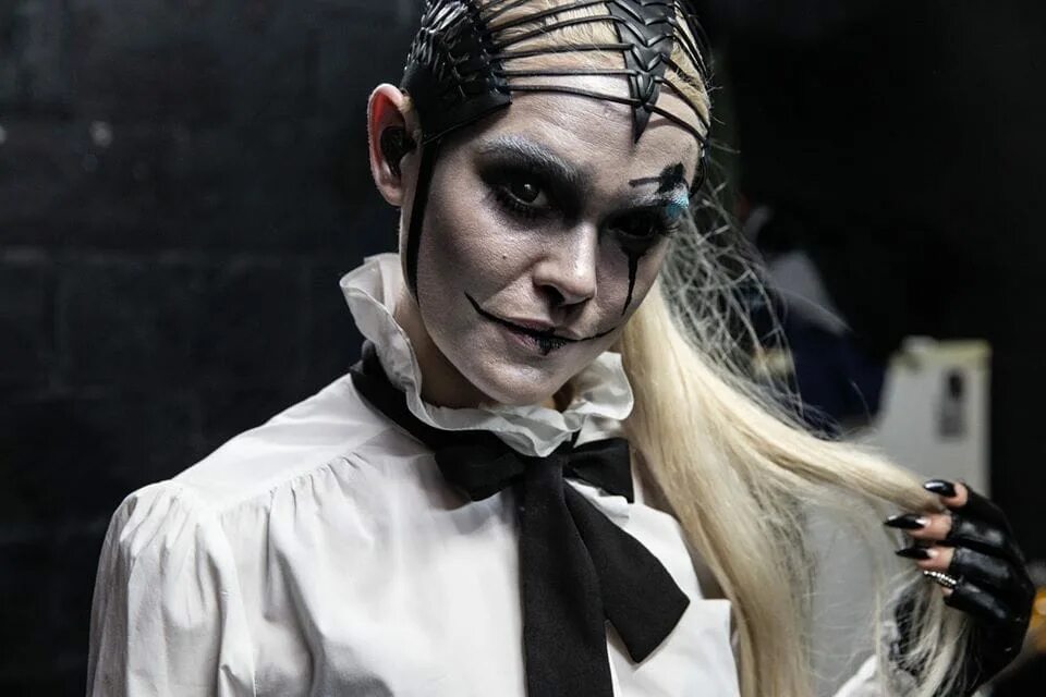 Skynd tyler. Skynd группа. skynd вокалистка. skynd солистка без грима.