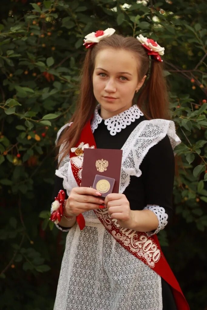 Выпускник 2020. Красивые. Золотые медалистки школы. Медалистка. Медалистки школы.