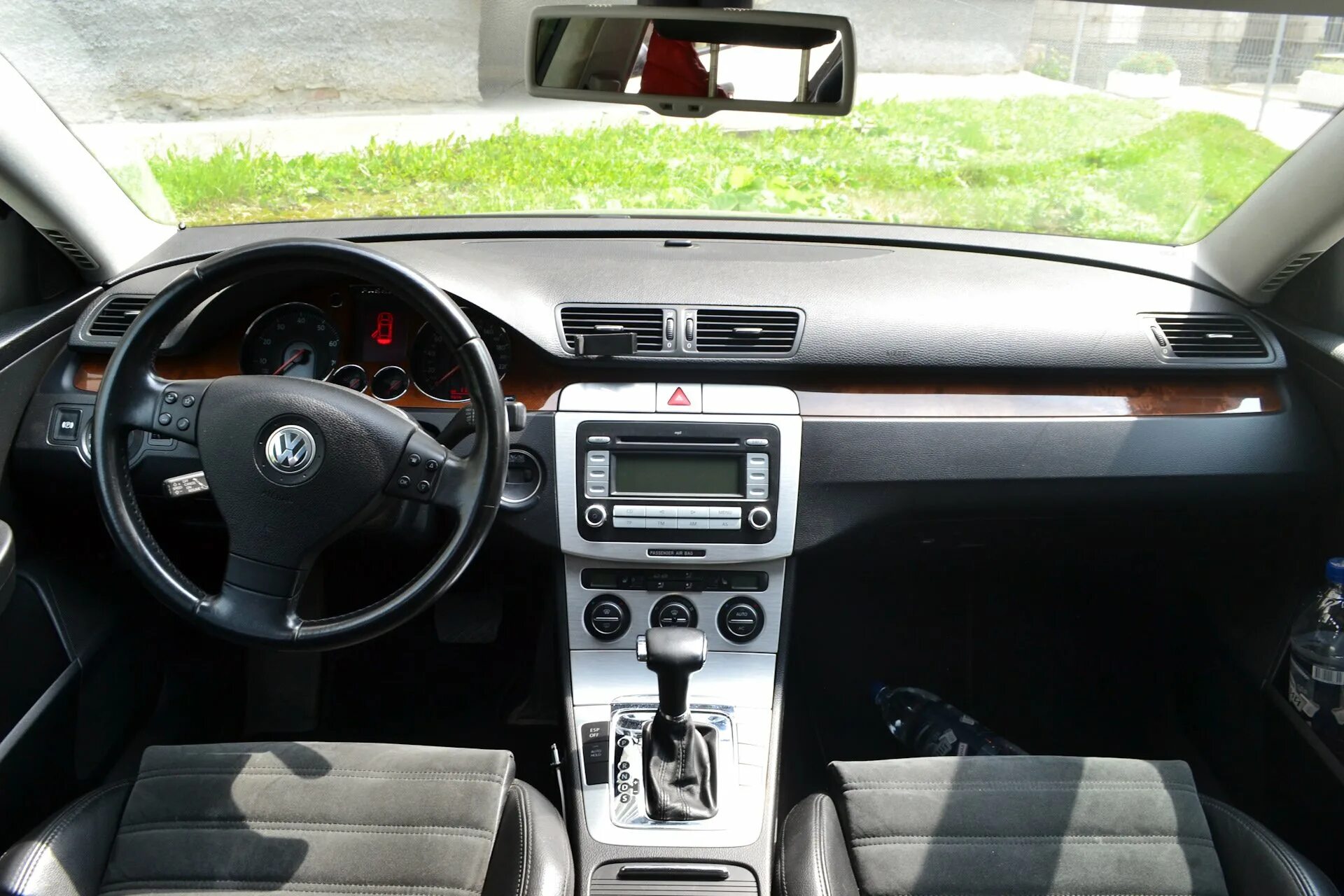 Греется пассат б6. Фольксваген пассат b6 салон. vw passat b6 салон. фольксваген пассат б6 2008 салон. фольксваген пассат б6 седан салон.
