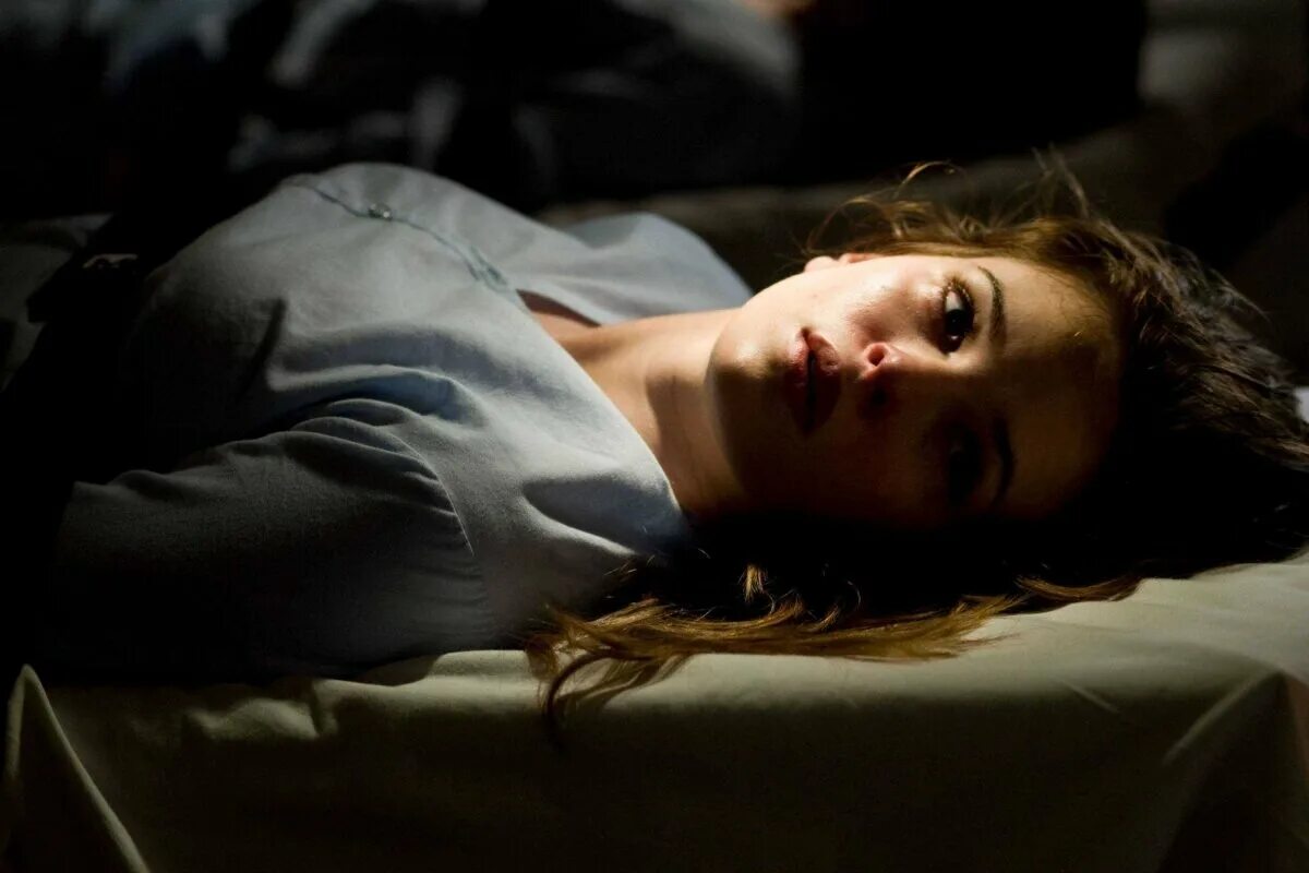 безумцы фильм 2010 даниэль панабэйкер. безумцы 2010. даниэль панабэйкер 2010. ужасы, триллер. тимоти олифант безумцы.