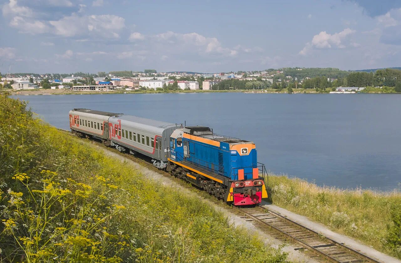 Станция лысьва пермский край. Поезд кузино лысьва. Село кын железная дорога пермский край. 2тэ116к railgallery. Поезд чусовская кын.