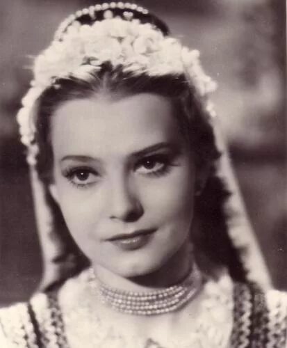Актрисы венгрии. Венгерская актриса Иллэна Мур. Венгерские актрисы 21 века. Венгерские актрисы 50-60 годов.