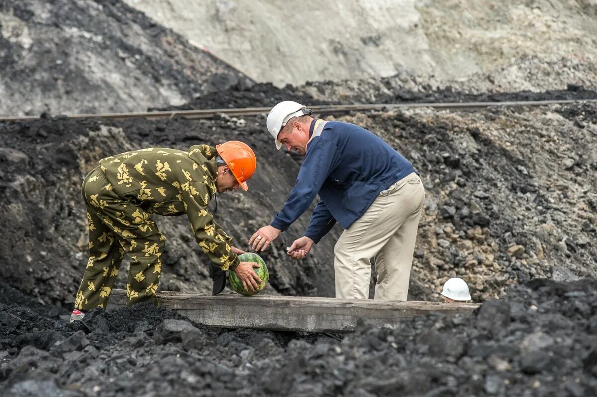 Достали ли горняков в амурской области. Разрез Ерковецкий Варваровка. Амурский уголь. Ерковецкий угольный разрез Амурская. Амурский уголь Варваровка.