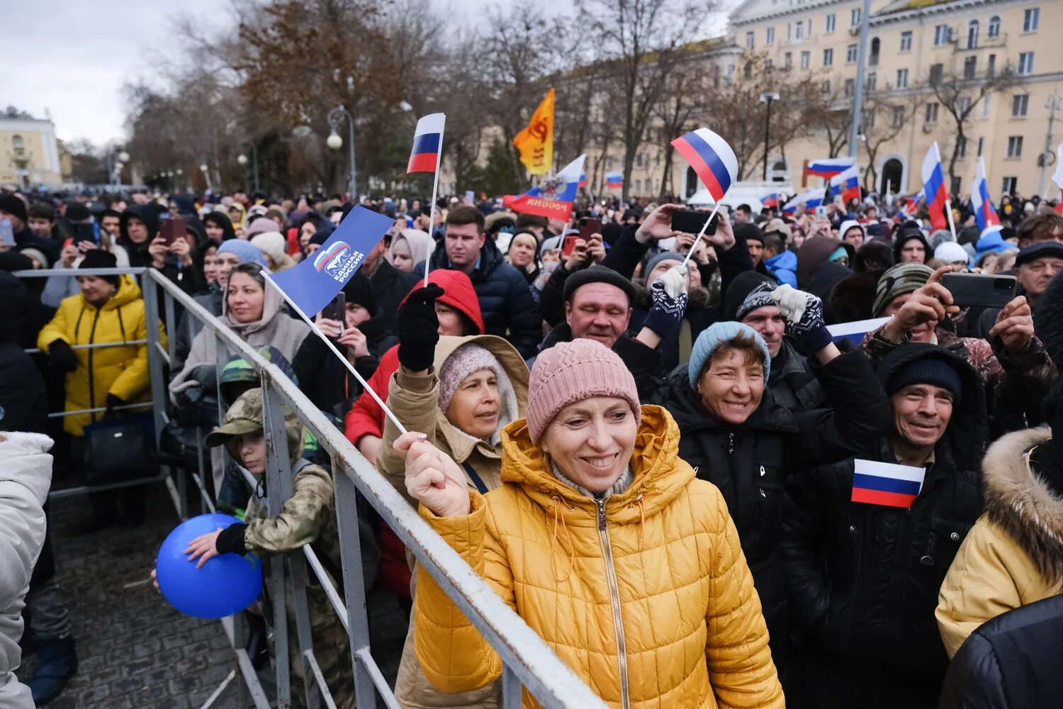 Митинг концерт на 9 мая. Митинг. Митинг в Астрахани. Митинг в поддержку. Митинг концерт.