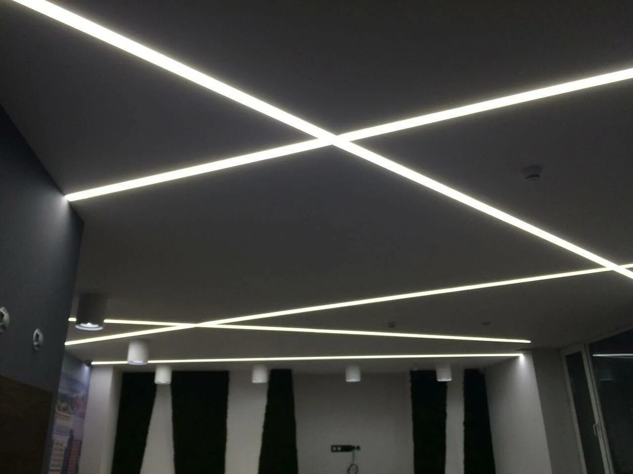 Диодные линии. Встраиваемый led линейный светильник в рокфон. центрсвет линейные светильники. линейные светодиодные светильники центрсвет. modular 60 line, 60t line центрсвет.