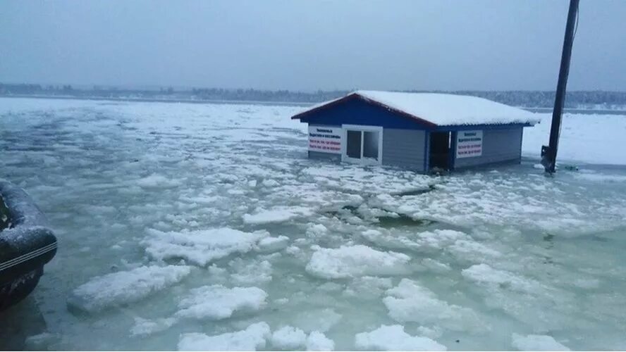 Енисей какое половодье. Енисей ледоход 2025 красноярск. красноярск паводок на енисее. стрелка красноярский край подтопление. река енисей наводнение.