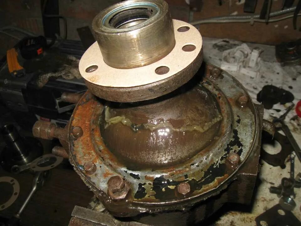 Поворотный кулак авалон 1998. Как снять поворотный кулак. Поворотный кулак уаз 469. Уаз патриот передний мост поворотный кулак. Поворотный кулак ваз 2107.