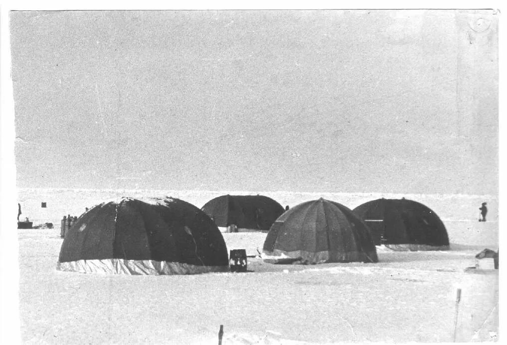 Капш-1 каркасная Арктическая палатка Шапошникова. Капш палатка. Палатка Капш-1. Палатка палатка Капш-1. База экспедиции