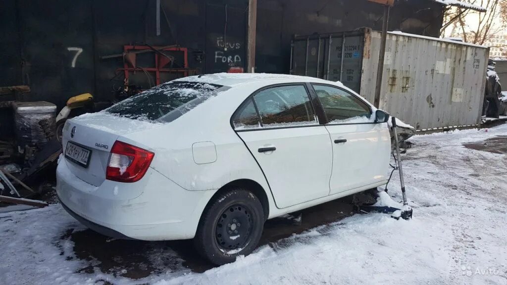 Авторазборка шкода. Разобранная skoda rapid. разборка шкода рапид 2014 года выпуска кузовных серый. разбор шкода рапид в. самара. разборка шкода рапид в спб запчасти.