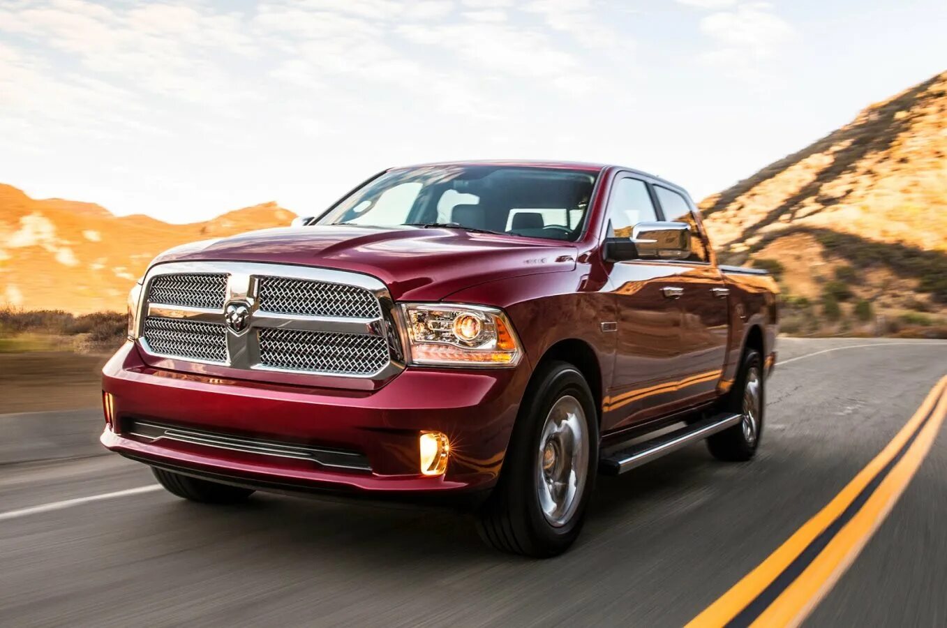 Рам фото. Dodge Ram 1500. Dodge Ram 1500 2014. Dodge Ram 1500 ECODIESEL. Крайслер джип Додж концерн.