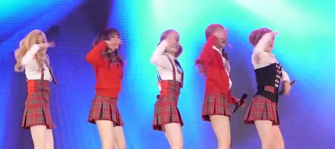 Глюкоза танцуй россия и плачь европа (vlad burk remix) видео 3gp. Танцуй россия и плачь европа. Гуляй россия и плачь европа. Танцуй россия и плачь европа кореянки. Танцуй европа.