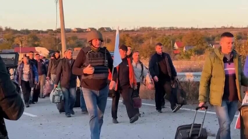Расстрел военнопленных в макеевке. Российские солдаты в плену. Пленные правда. Российские военнопленные. Пленные правда.