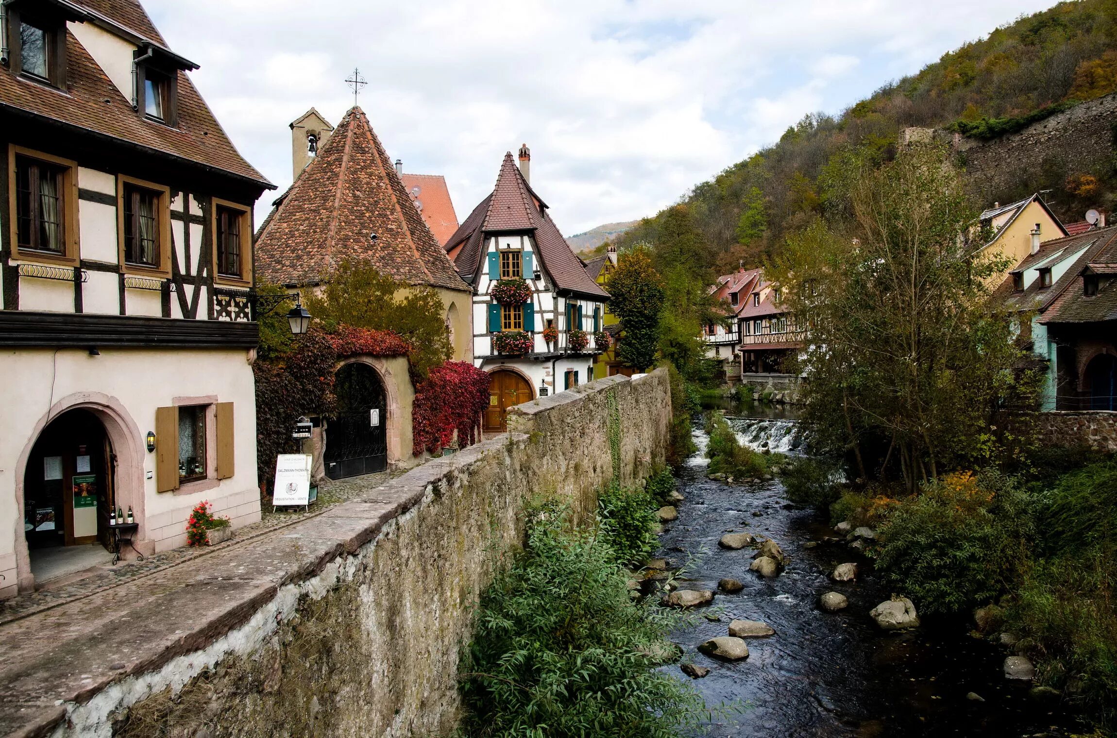 Colmar деревня во Франции. Кольмар город улочки. Городок Кольмар Франция. Франция Прованс Кольмар.